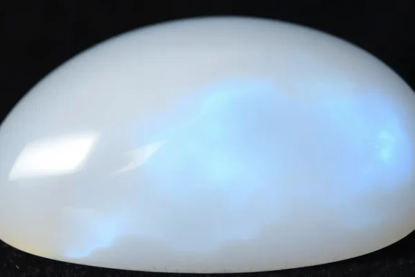 Moonstone: Properties, Meaning, and Uses